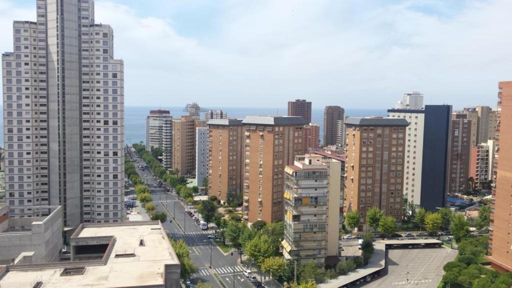 ºººCON AIRE ACOND, PARKING, PISCINA Y JARDIN Apts Alhambra en Playa Levante Benidorm Exterior foto