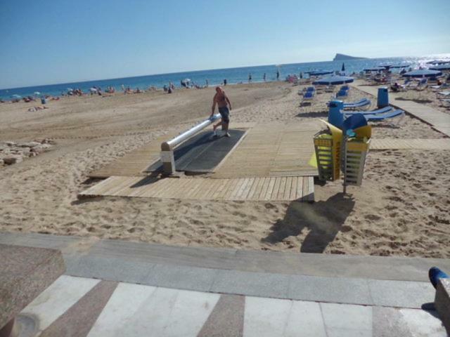 ºººCON AIRE ACOND, PARKING, PISCINA Y JARDIN Apts Alhambra en Playa Levante Benidorm Exterior foto